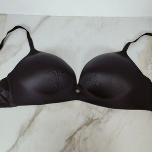 NWT Victoria's Secret So Obsessed Padded No Wire Wireless Bra, Black, 38DD